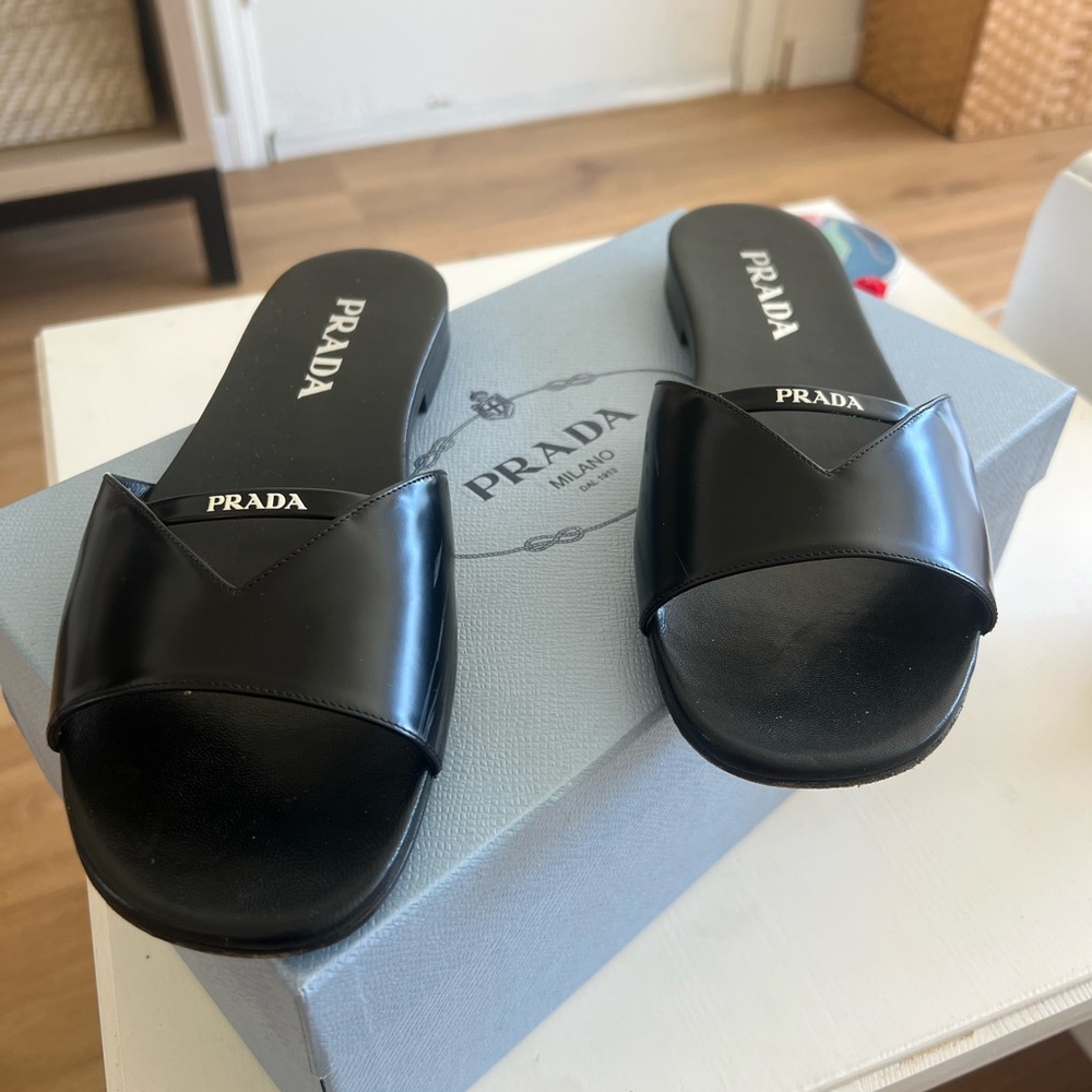 Prada Women's Elegant Black Triangle Logo Slide Sandals-38.5 - Picture 3 of 7